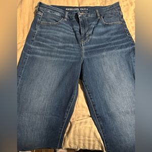Women’s American eagle jeans
